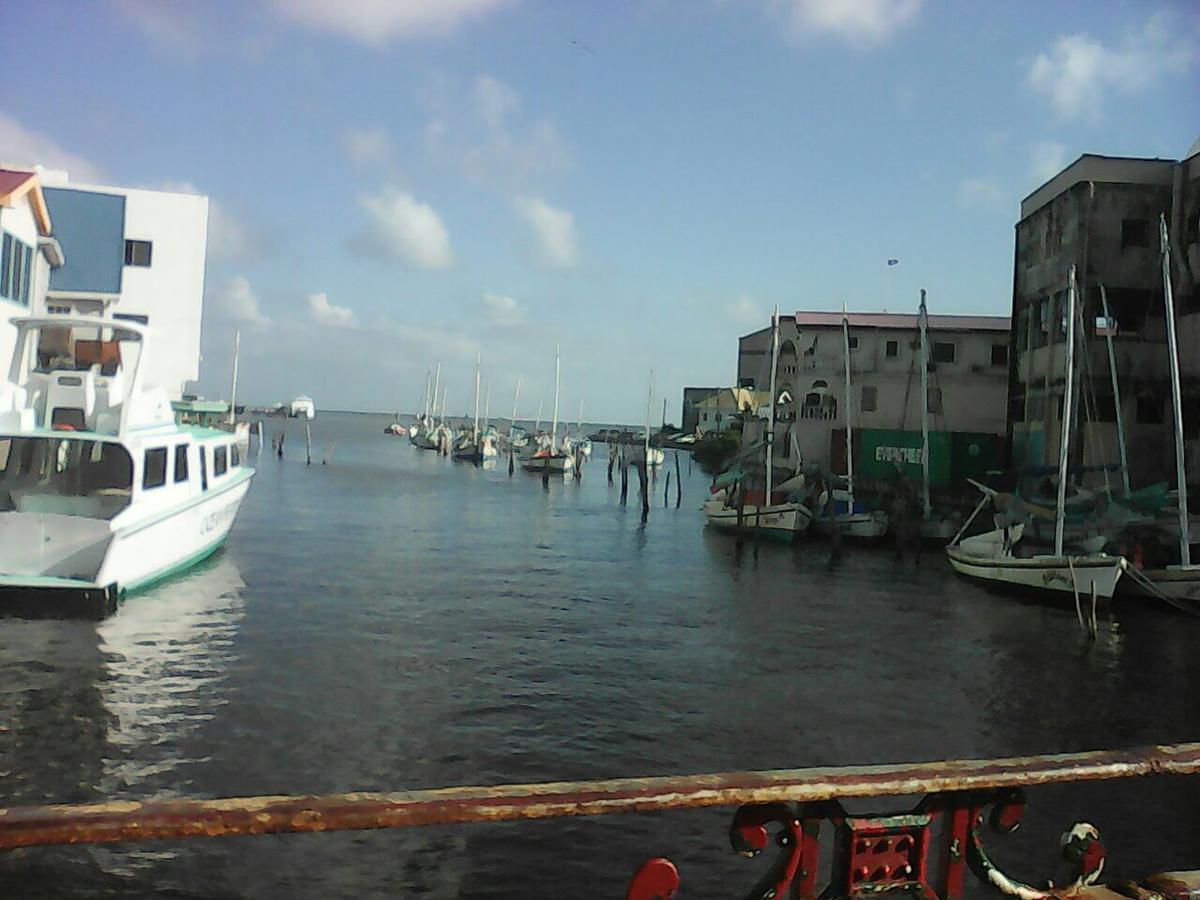 Bella Sombra Guest House Downtown Belize City Exterior foto